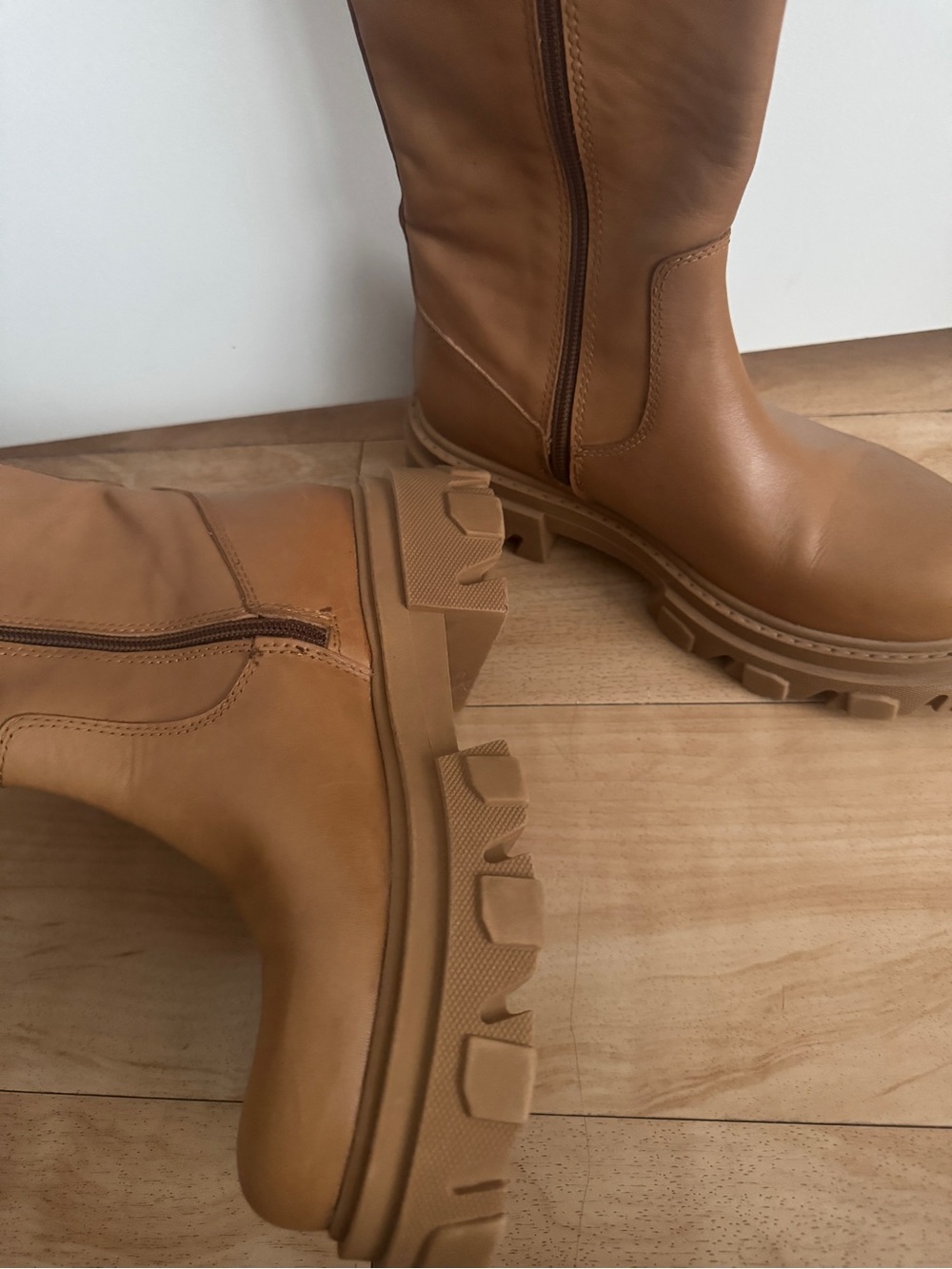 EUC Steve Madden Tan Boots - Picture 10 of 11